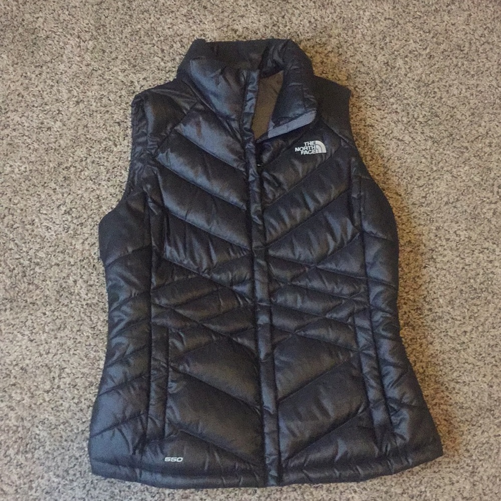 Women’s North Face vest size M